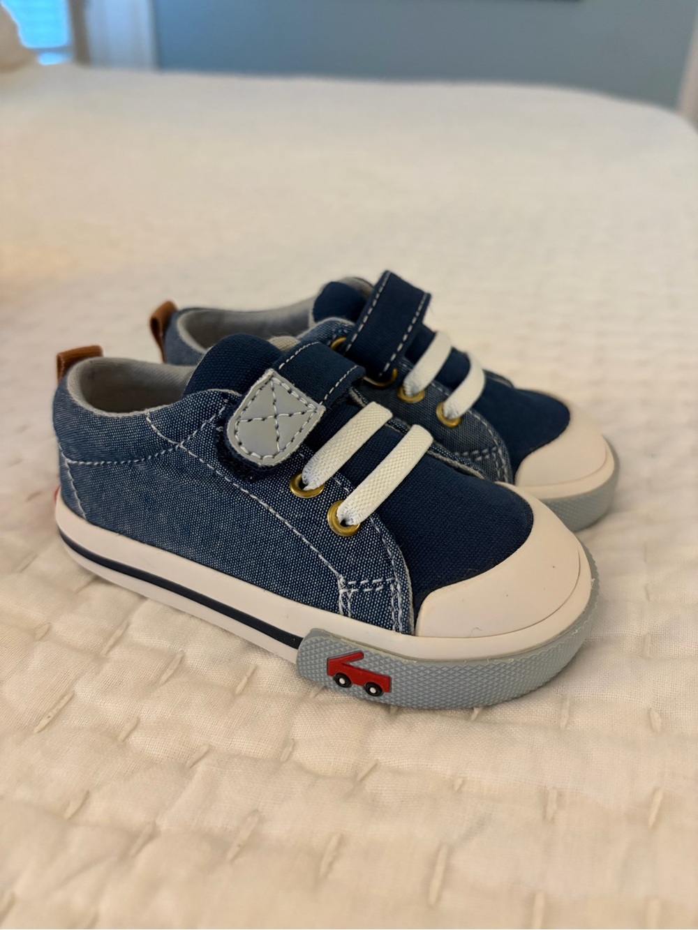 NWT See Kai Run Stevie II Chambray Toddler Boy Sneakers Size 5